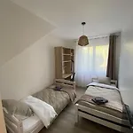 Semesterbostad De Treguilly 4 *